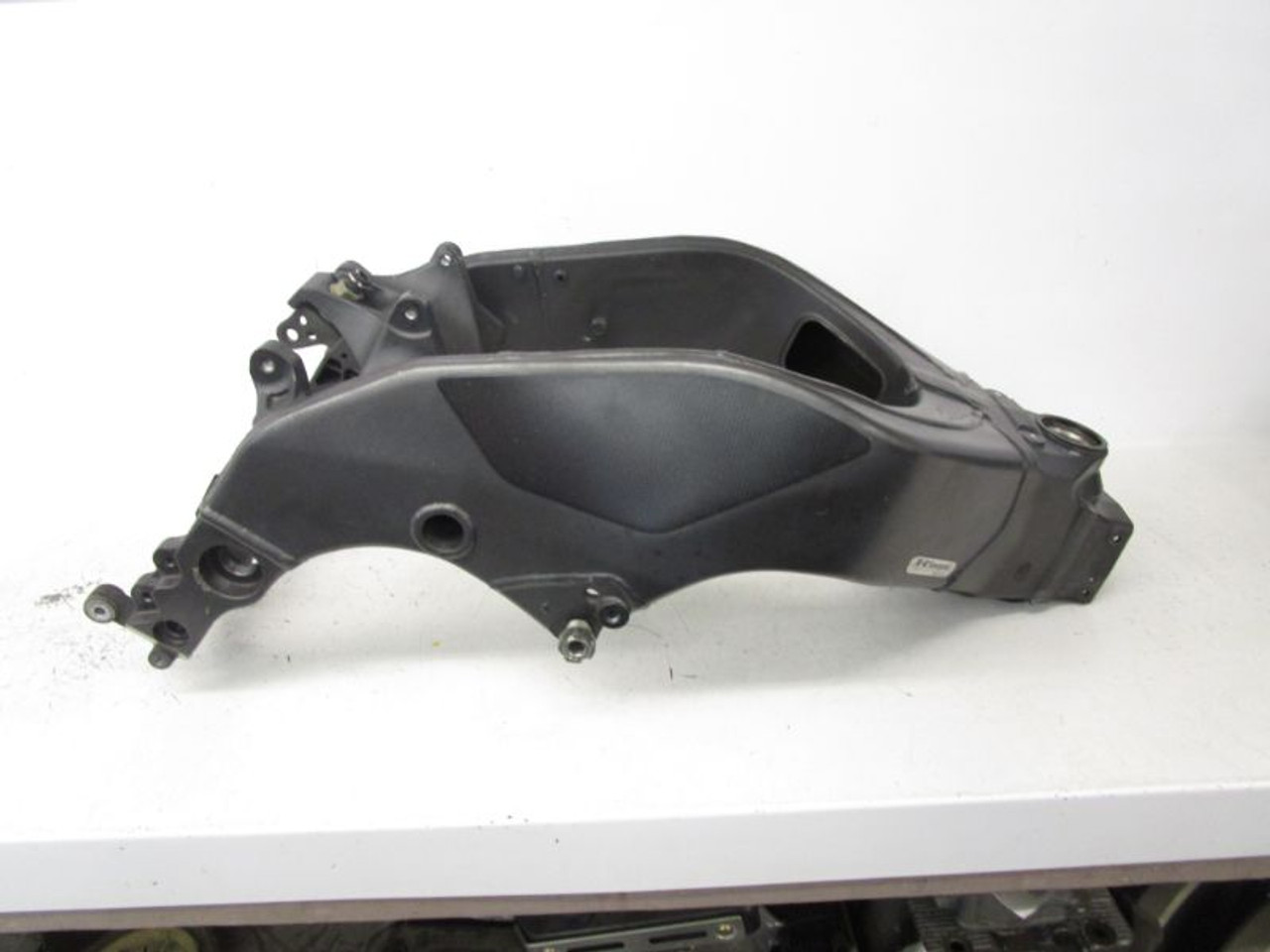 04 Kawasaki Ninja ZX10R Frame Chassis *T* 32160-0132-8F 2004